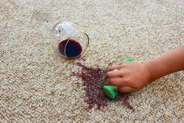 tirar vinho do seu tapete